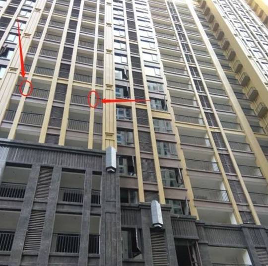 新房阳台多根柱子,碍眼!偷偷找工人砸了,物业:承重柱也敢动?