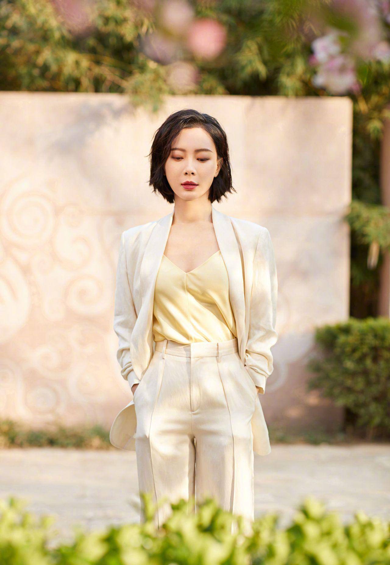 陈数西装的穿搭,好洋气 读者:减龄女神当之无愧_风格_的设计_内容