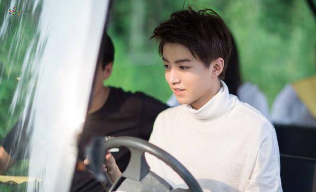tfboys尴尬瞬间,千玺假装淡定,王源王俊凯让我笑弯了腰_大佬_气质_小