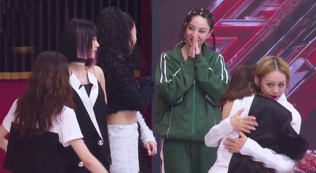 约谈万茜,3招棋显大局观,明知输也要输得漂亮_张含韵_李斯丹妮_人气
