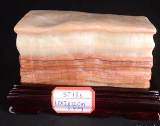 老汉捡到猪肉,回家后才发现是石头,专家鉴定后:至少值100万_运气_时候