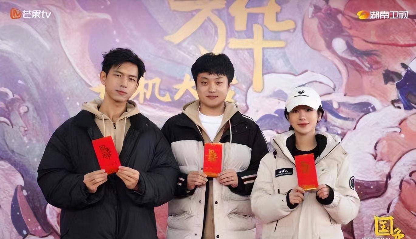 《国色芳华》开机,李现妆造曝光很帅,太火网曝防路透安保阵仗大_杨紫