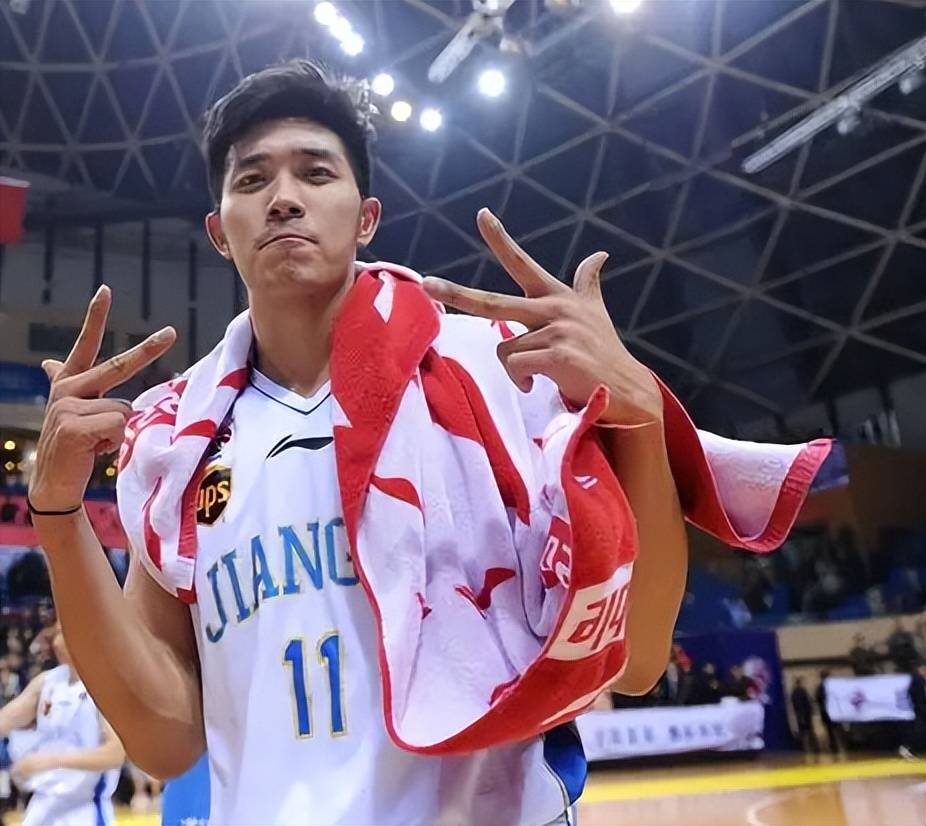 齐麟打好进攻于德豪贡献关键防守,新疆伊力特4分险胜广东_比赛_1_cba