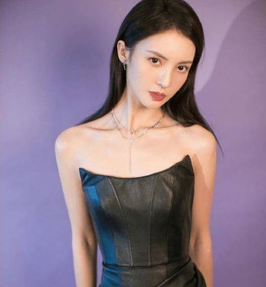 白鹿又要演大女主剧了,还有两位当红花旦来作配,这剧要爆_海报_电视剧