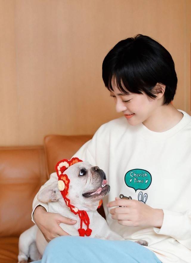 孙俪新年"全家福"好特别!