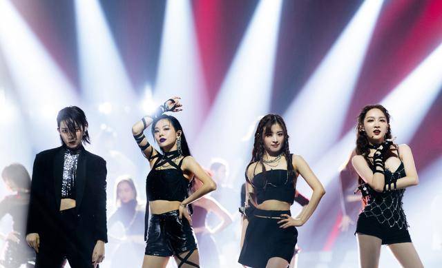 浪姐第三次公演:万茜组第一,张含韵成黑马,3人被淘汰遗憾满满_孟佳