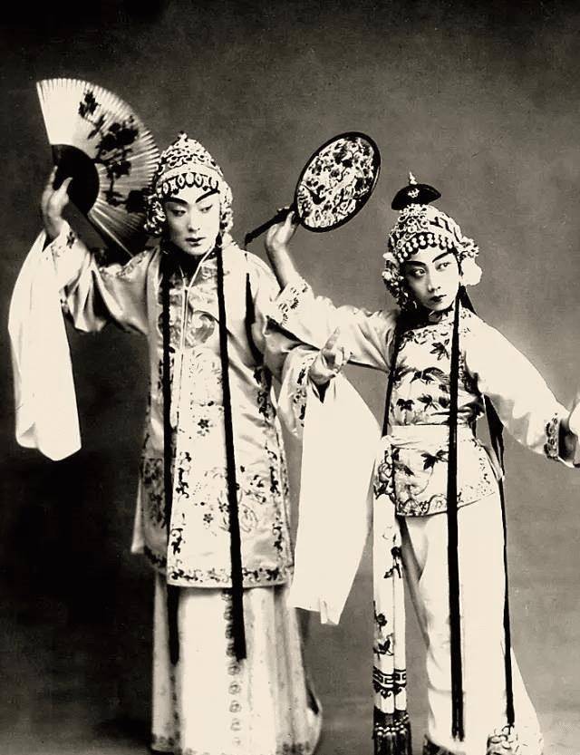 "四小名旦"之首李世芳:被誉为"梅兰芳接班人",26岁空难殒命_如山_费贞