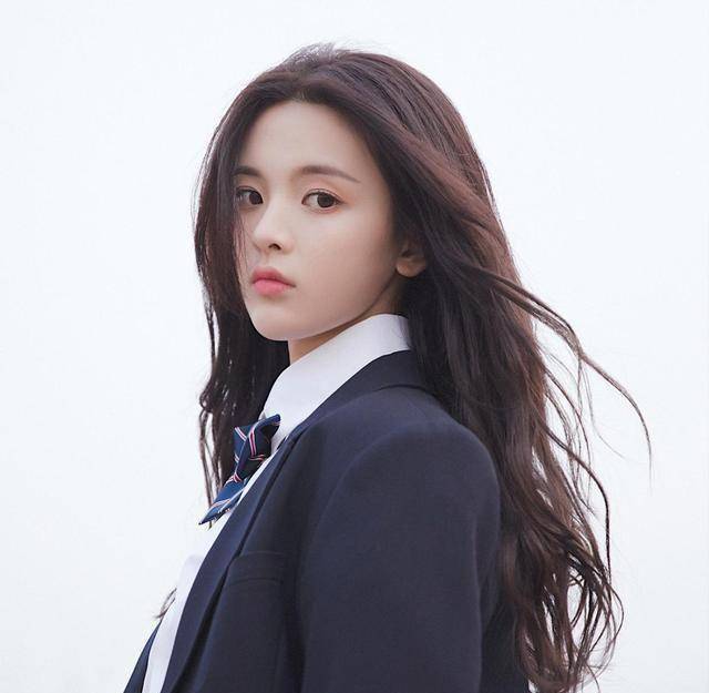 创系列门面:杨超越一枝独秀,任豪何洛洛难分伯仲,《创4》5选1_王艺瑾