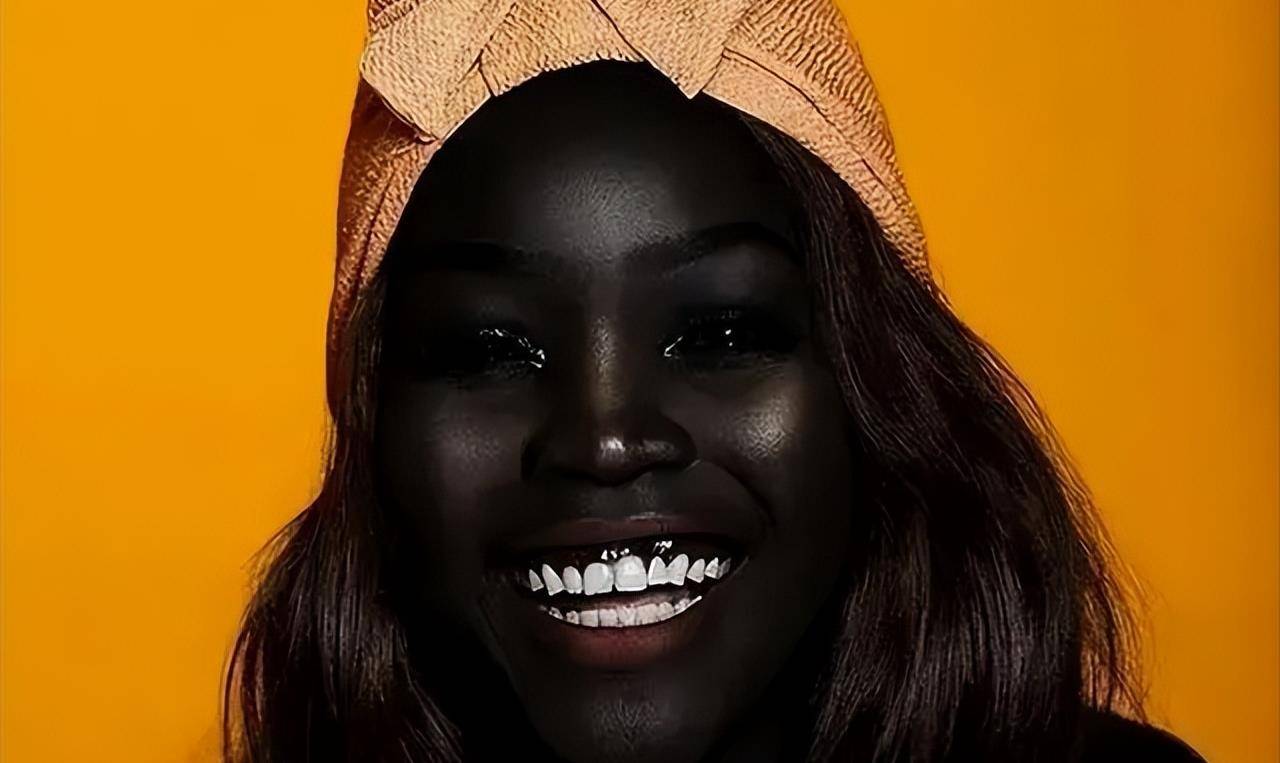 世界"黑"民族,平均身高1米82,几乎看不清五官,不黑要被歧视_生活_黑色