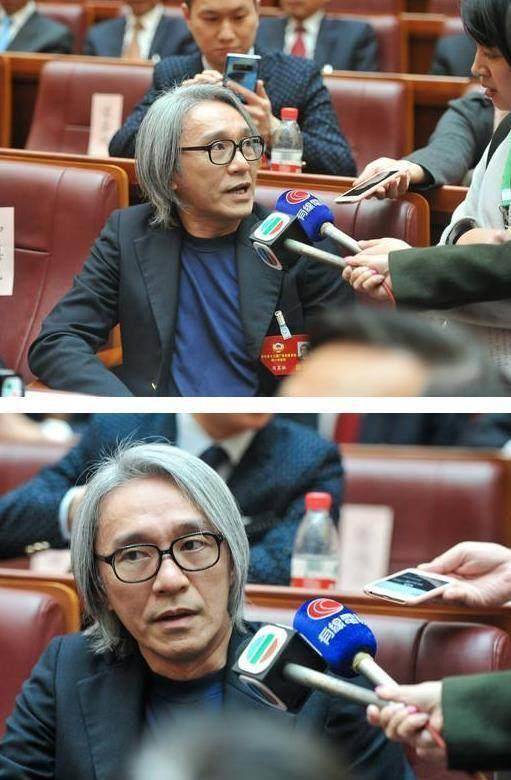 周星驰近照满头银发让人心酸!不过刘德华曾暗示星爷白发是染的!