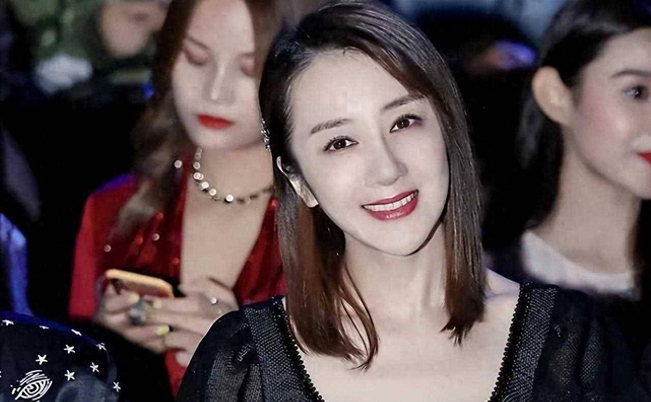 她曾是古装第一美人,被狗咬伤,又输官司,终于在40岁演坏人翻_李依晓