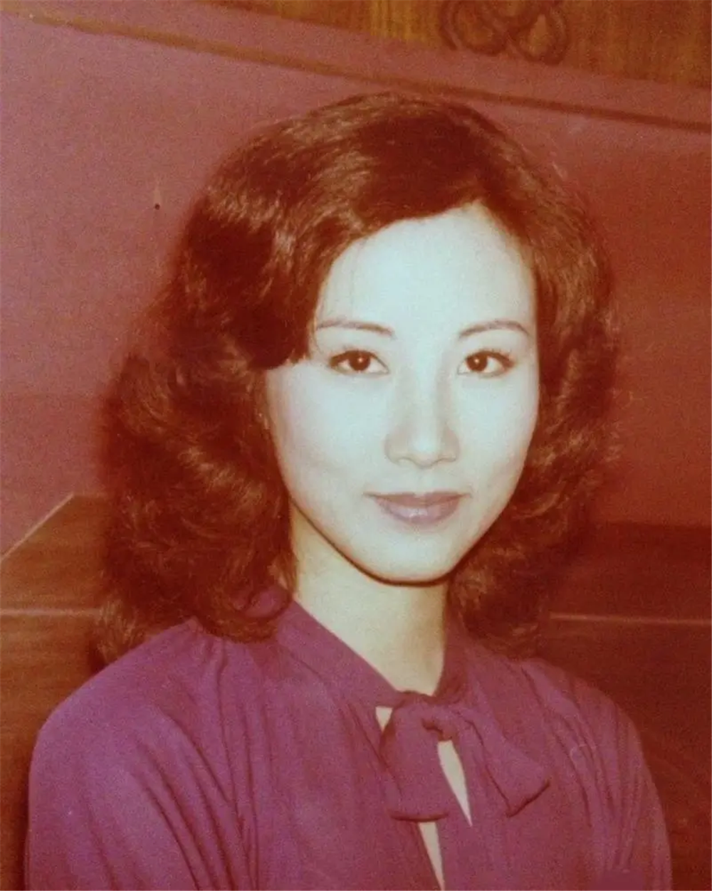 香港女星名字带妮的图片