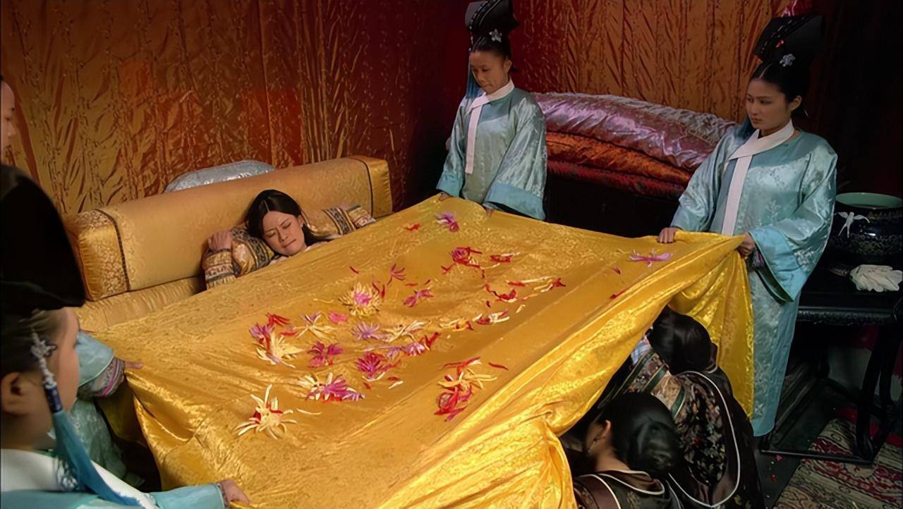 《甄嬛传》有一场生孩子的戏,可把郑晓龙难坏了,突然他灵机一动