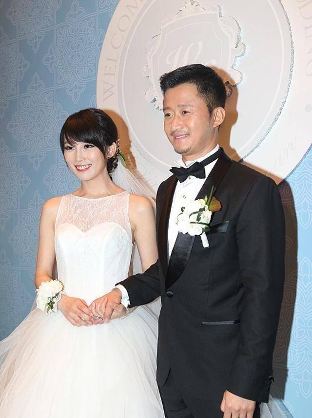 谢楠晒俩儿子日常,无所谓学保姆抱娃萌翻众人,俩孩子脑形引热评_吴京