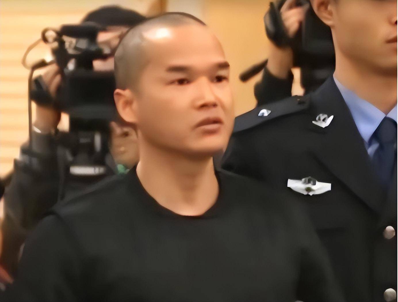 张扣扣隐忍22年为母报仇,除夕夜手刃3个仇人,行刑前劝慰父亲