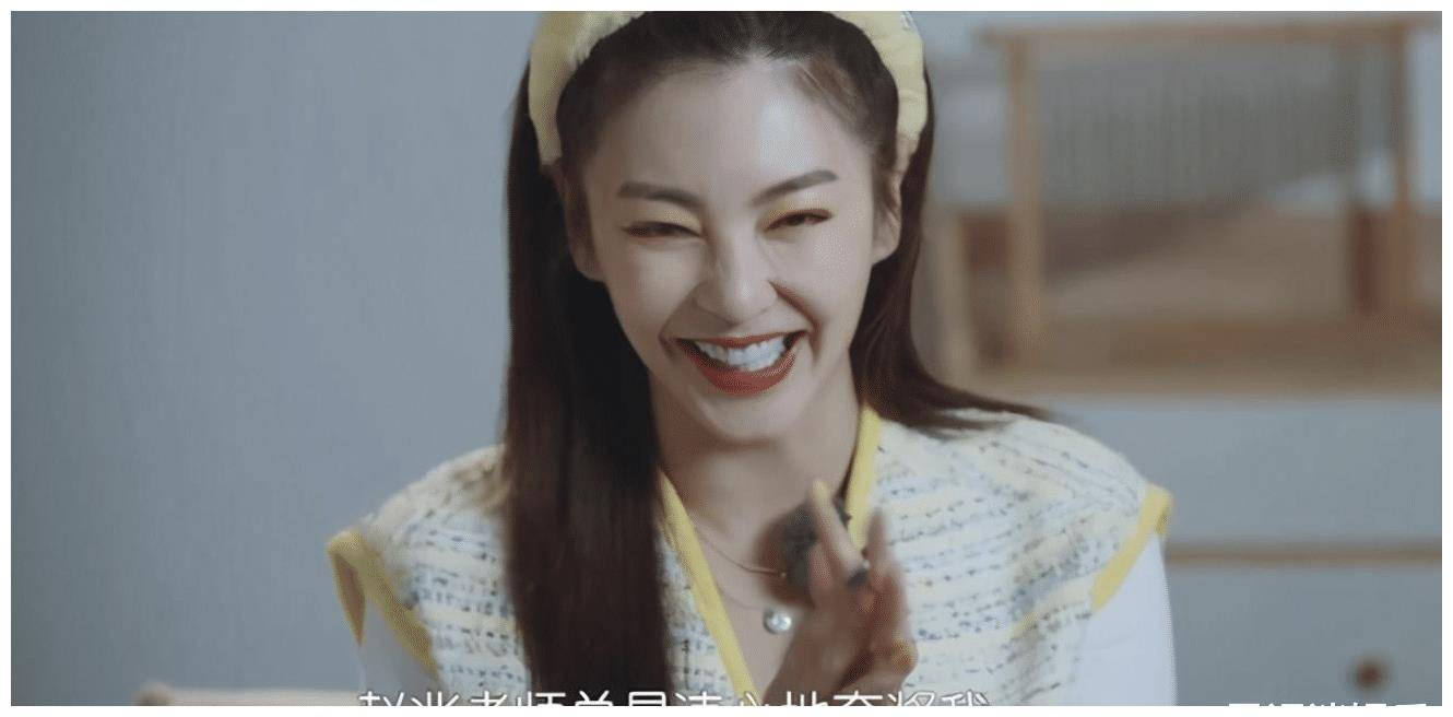 张雨绮凭借着节目里的爽朗性格,人气也有了很大的提升,成为仅次于万茜