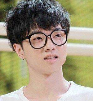 2.蒙面少年郑爽也恰好是华晨宇的妹妹.