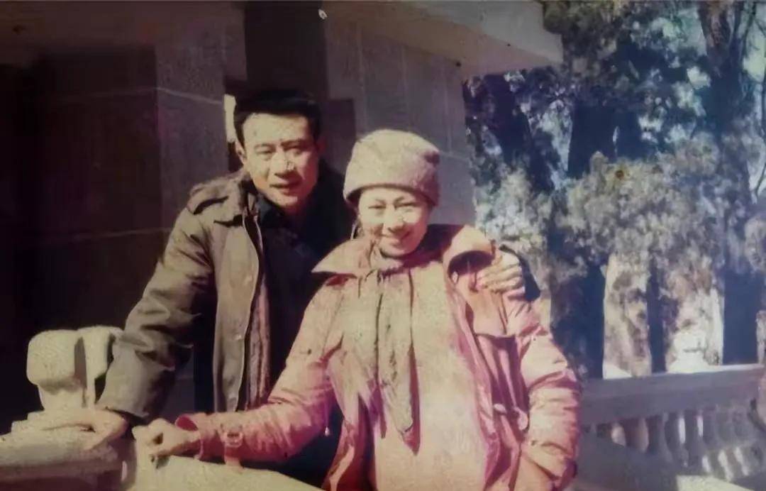 2001年,李雪健不幸患上癌症,妻子流泪说:我愿用我的命换他的命_于海