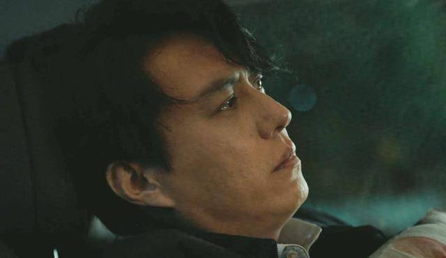 《纵有疾风起》两位演员告诉你啥是教科书式哭戏_泪水_靳东_情绪