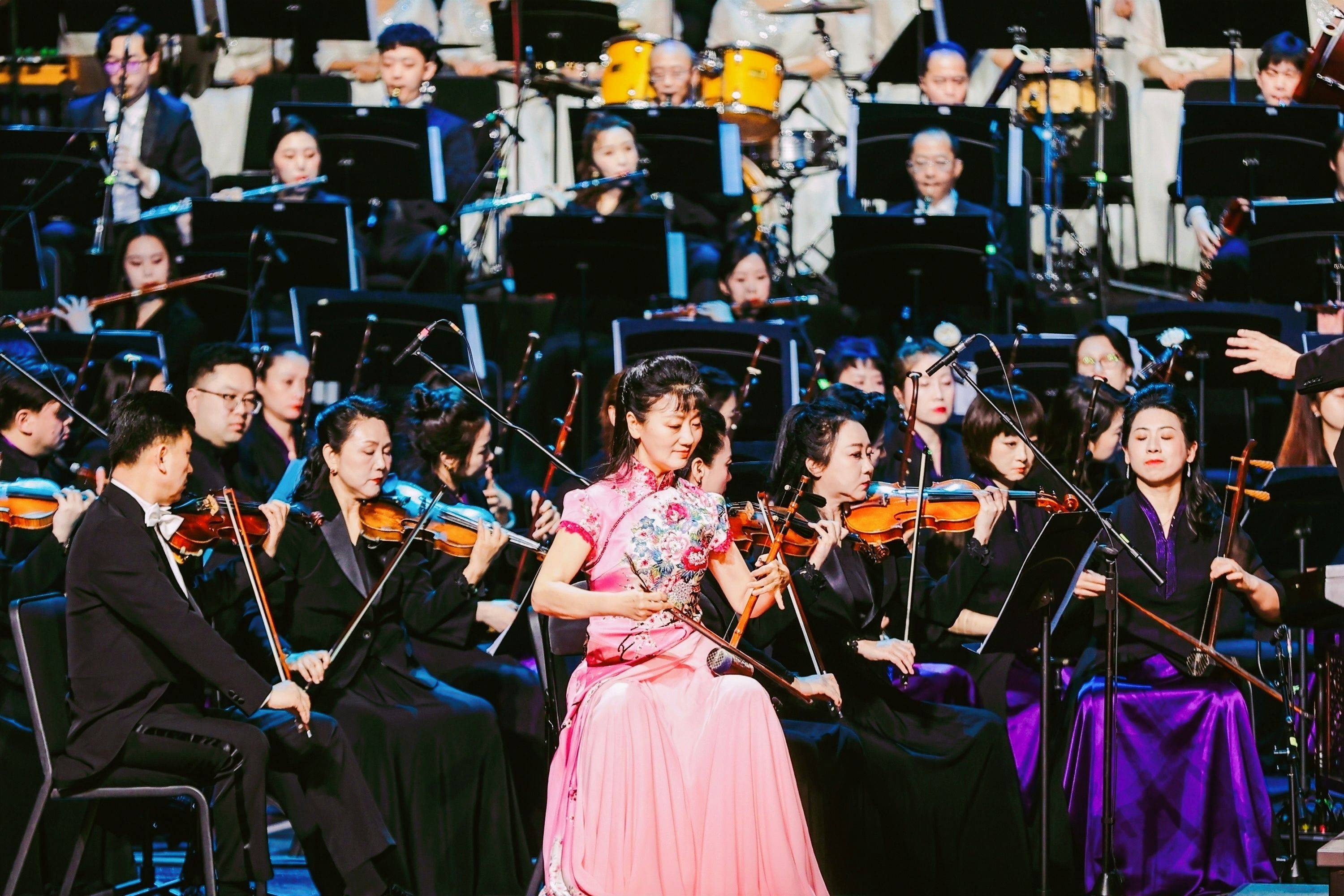 《我们的新时代》阎维文 龚爽《母亲》阎维文《青海·雪域赞歌》