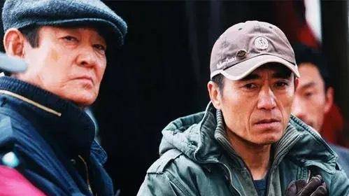 高仓健因为饰演《追捕》中的杜丘,被中国观众所喜爱_张艺谋_英雄_剧本