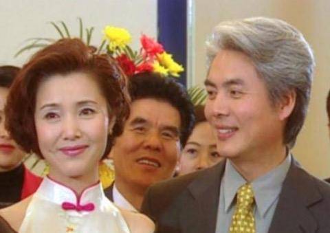 结婚了30年,如今相爱了45年,感情依然很好,如今,姜黎黎已经68岁了