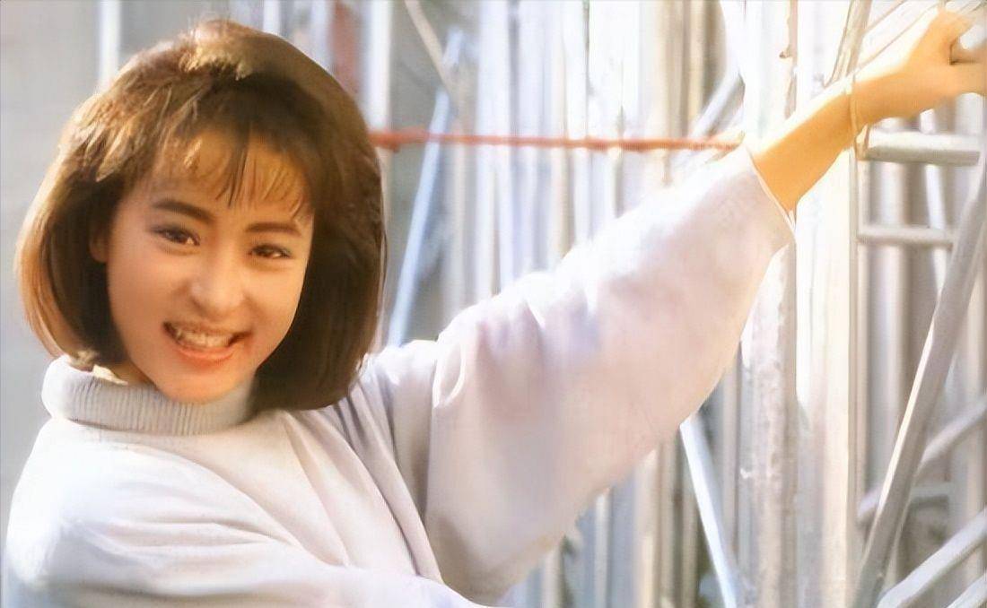 黎美娴:与梁朝伟有缘无份,接连遭遇欺骗,背叛,退圈终遇真爱_吴启华