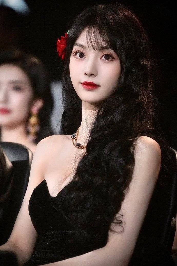 田曦薇都把野心写在脸上了,怎么还有人以为她只是甜妹_营销_朱戬_合作