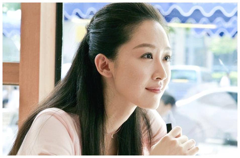 回想起《克拉恋人》中的叶琪,那个笑容灿烂却心机深沉的"极品前任",让