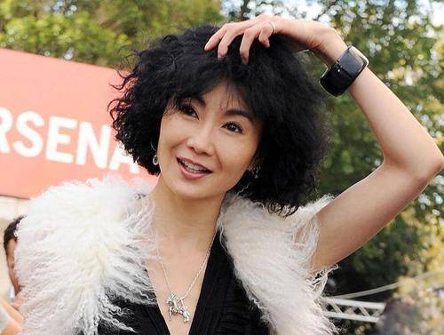 张曼玉花瓶形象出道,息影数10年,依然傲视影坛_生活_母亲_梁朝伟