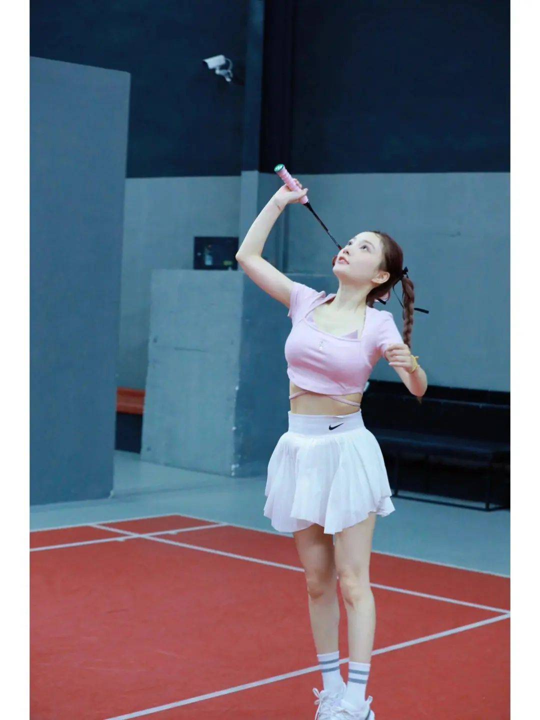 42岁李小璐比22岁时更能作了!