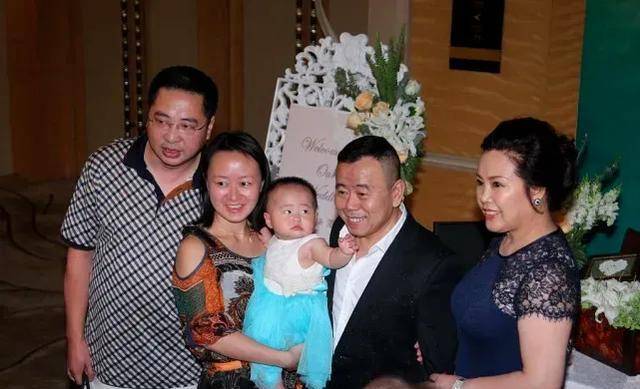 潘长江:曾因爆红后,要和发妻离婚,妻子一句话点醒了他_杨云_父母_表演