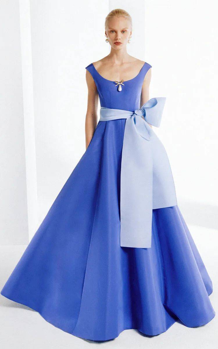 治愈系蓝色礼服裙,时髦高级,谁能拒绝!_宁静_感觉_魅力