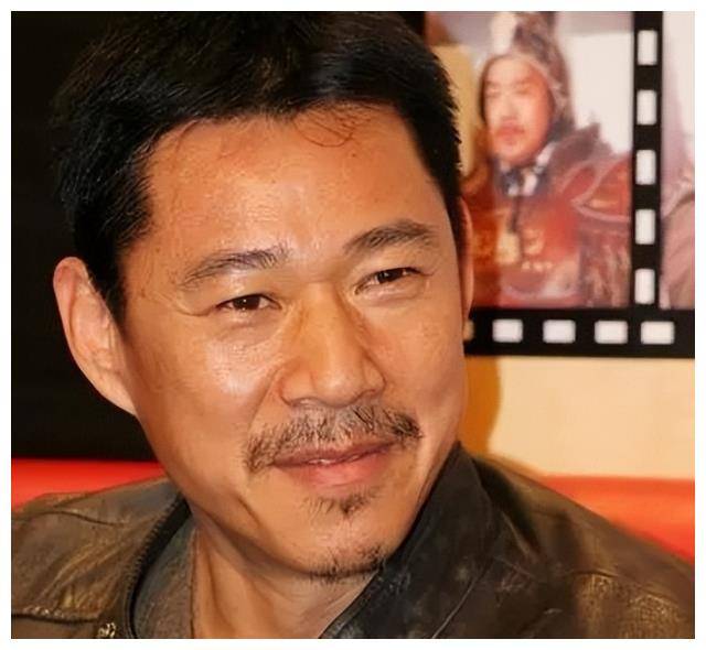 66岁"无人赡养"的张丰毅,已经走上了另一条人生道路_吕丽萍_家庭_生活