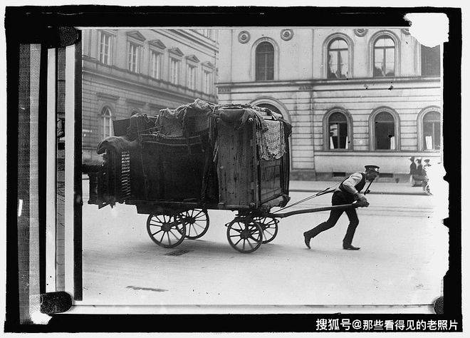 老照片 美國人搬家的場面 老美的家常便飯_馬車_汽車_弗吉尼亞州