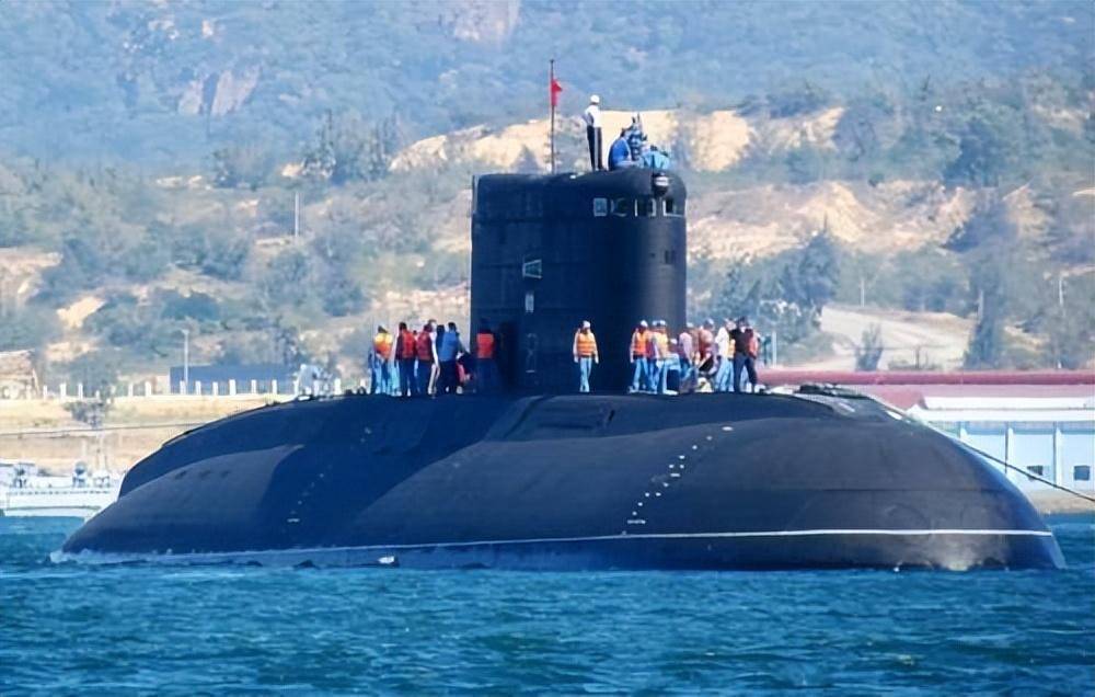 国产039c正在下饺子,盖帽式的潜艇亮相,性能数量超苍龙级