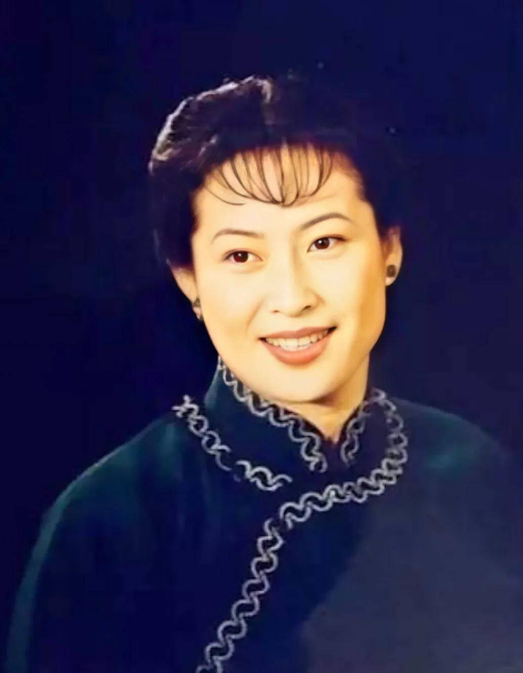 事实证明,魏喜奎大师的确慧眼识珠,她去世后的第二年,许娣便荣获了第