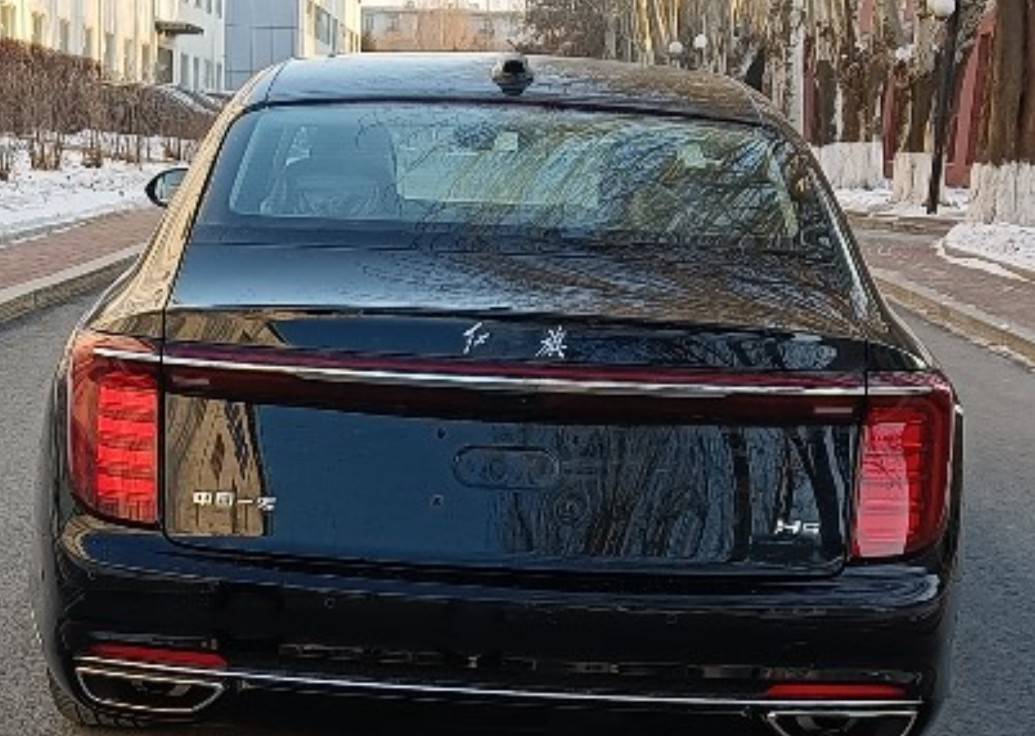 新款红旗h9实车曝光,外观霸气内饰豪华,提供多种动力可选_搜狐汽车