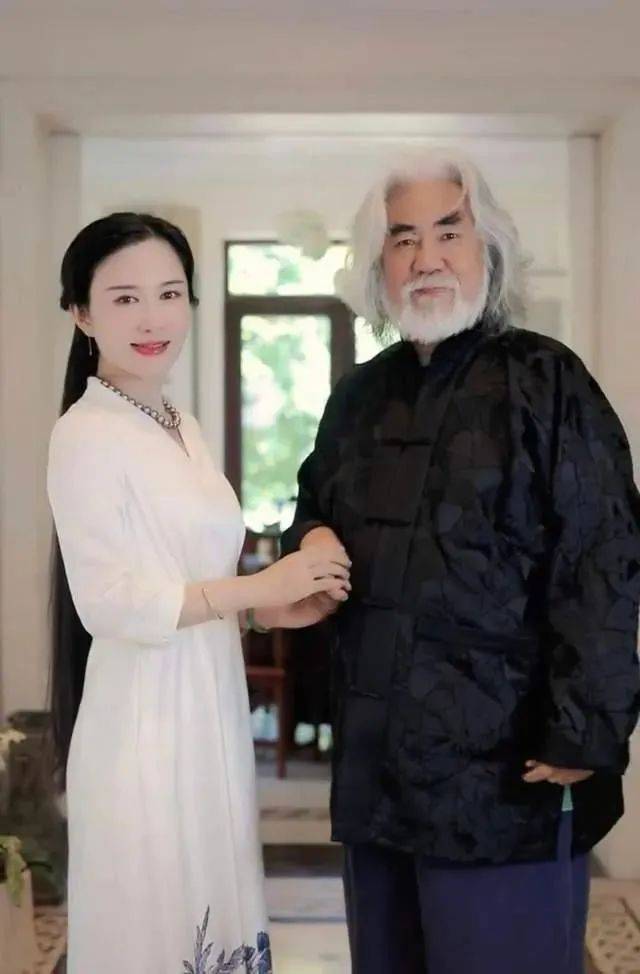 和樊馨蔓离婚三个月之后,张纪中再次和第三任妻子杜星霖结婚