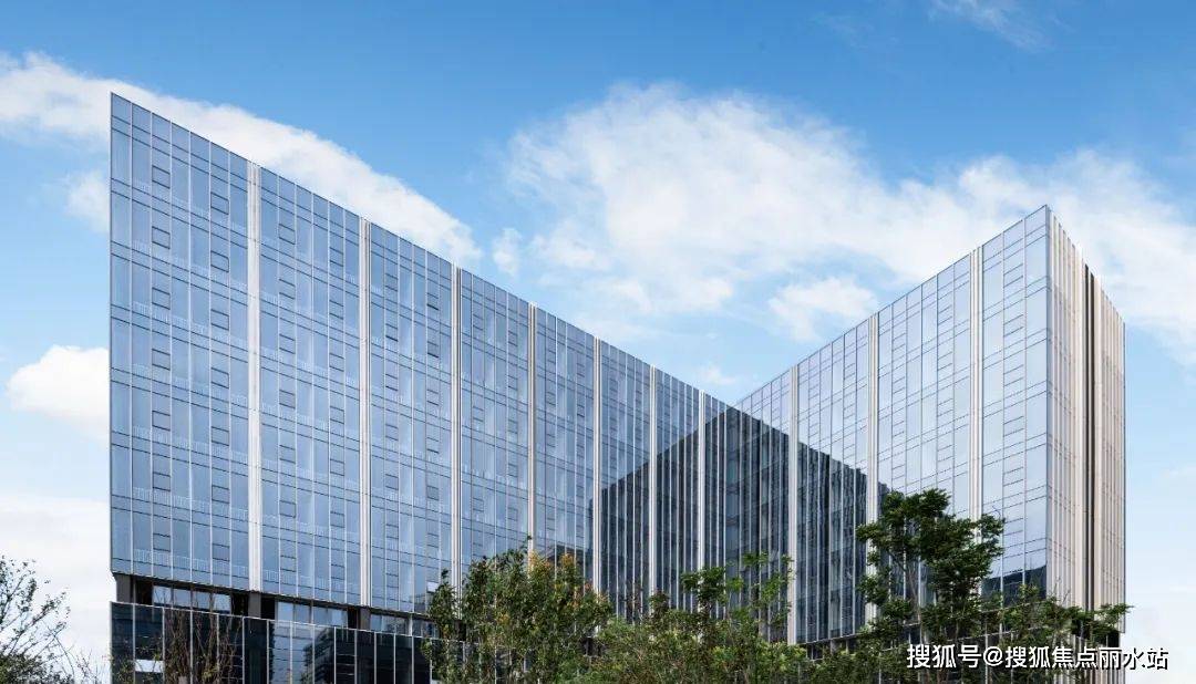 置顶:2024*1*16德信空港城公寓售楼电话 地址 楼盘详情 配套 容积率