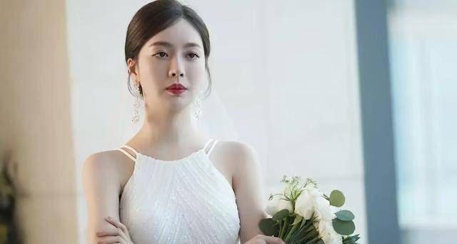 我叫赵吴狄:霸道女总裁求爱小保安,赵吴狄真实身份曝光惊呆众人_沈星