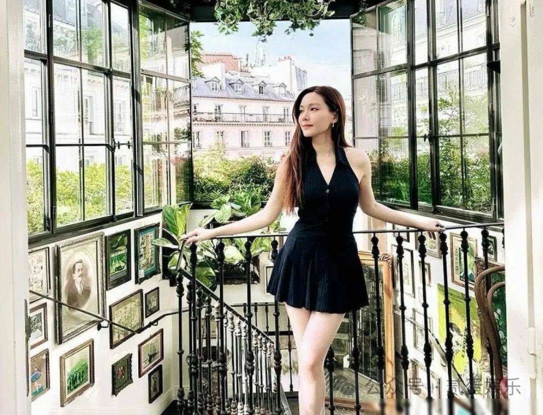 tvb知名女星婚后大解放,罕见晒泳装照,减肥成功颜值回春_汤洛雯_生活