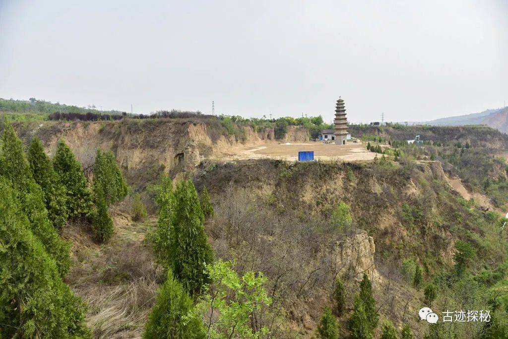 上八圖:延昌寺塔(國七)上二圖:挪到藥王山的延昌寺北朝石佛塔還有