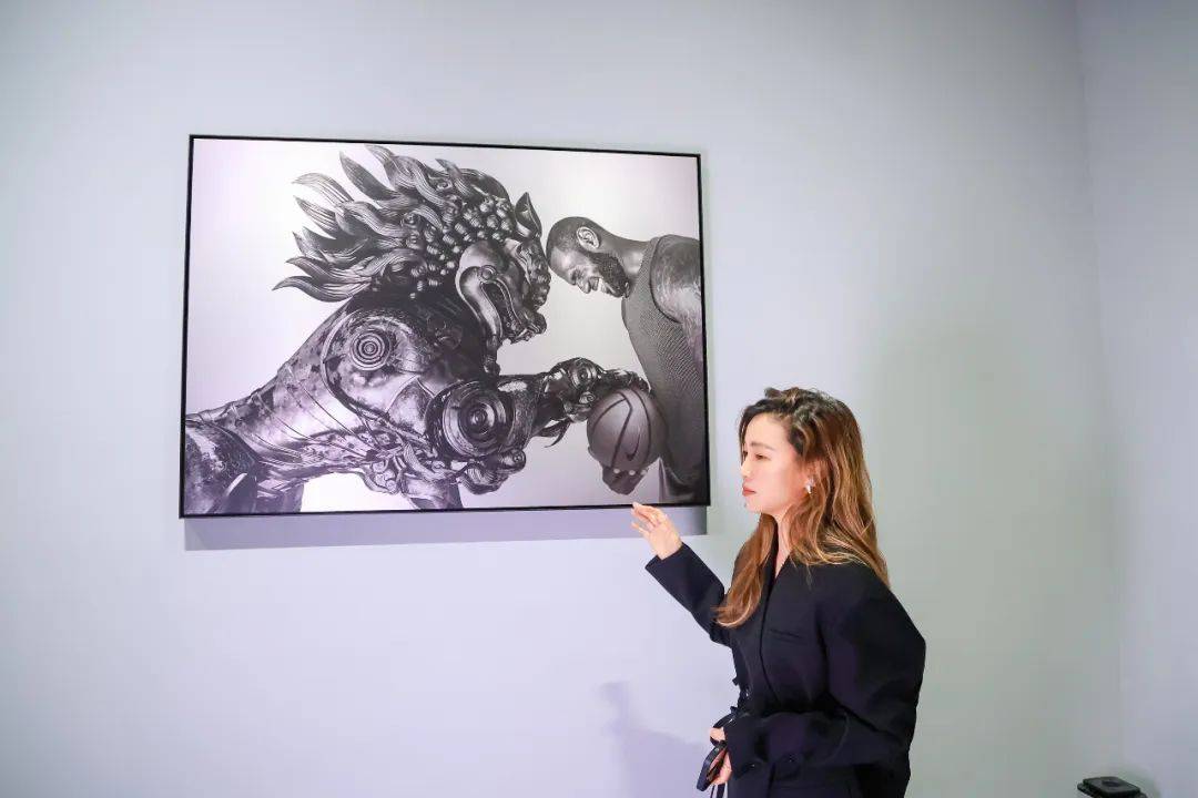 在这场展览中,我们不仅可以看到陈漫的摄影作品,更可以看到她不被熟知