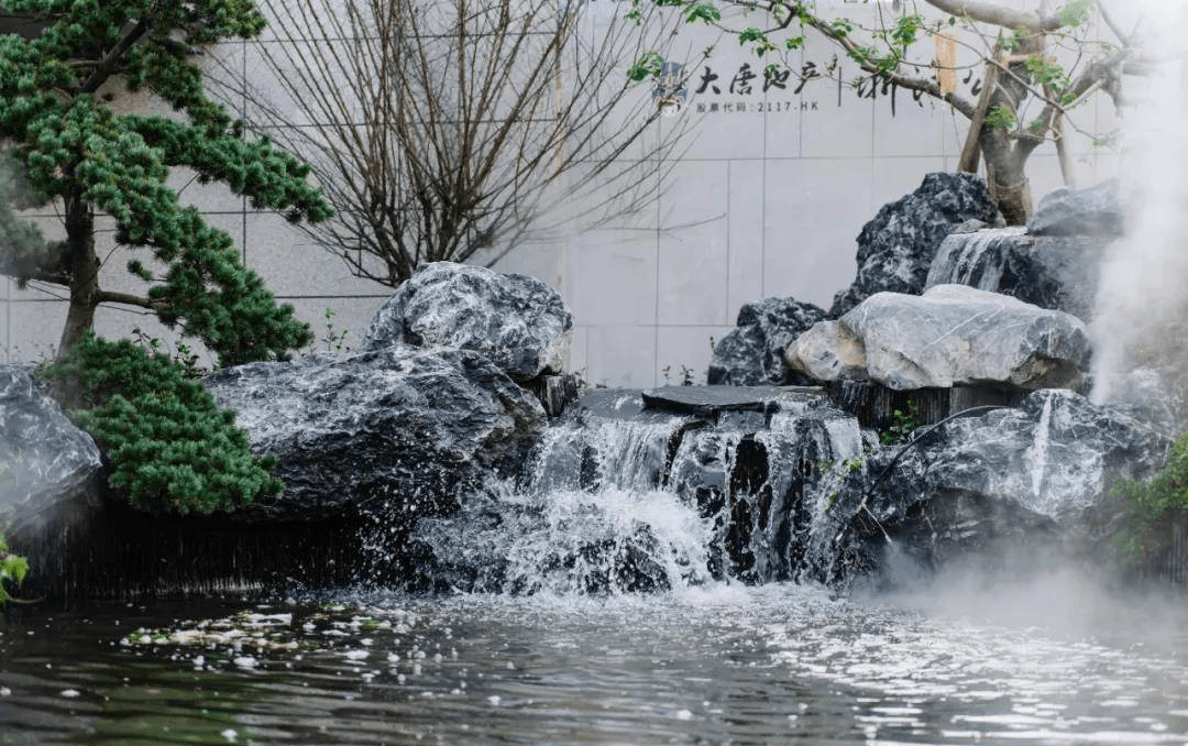 距離餘姚北站約7公里,餘姚城際站約10公里,距餘姚市