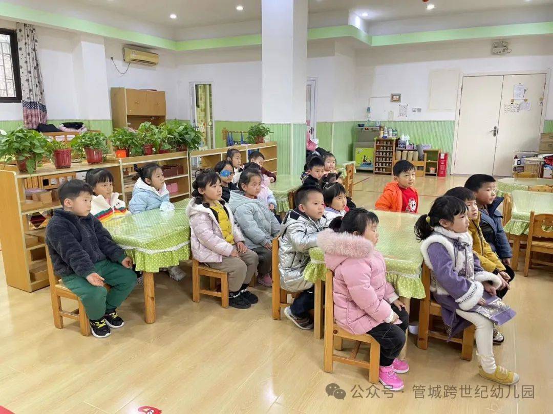 【傳統民俗,暖意臘八】——管城跨世紀幼兒園醃製臘八