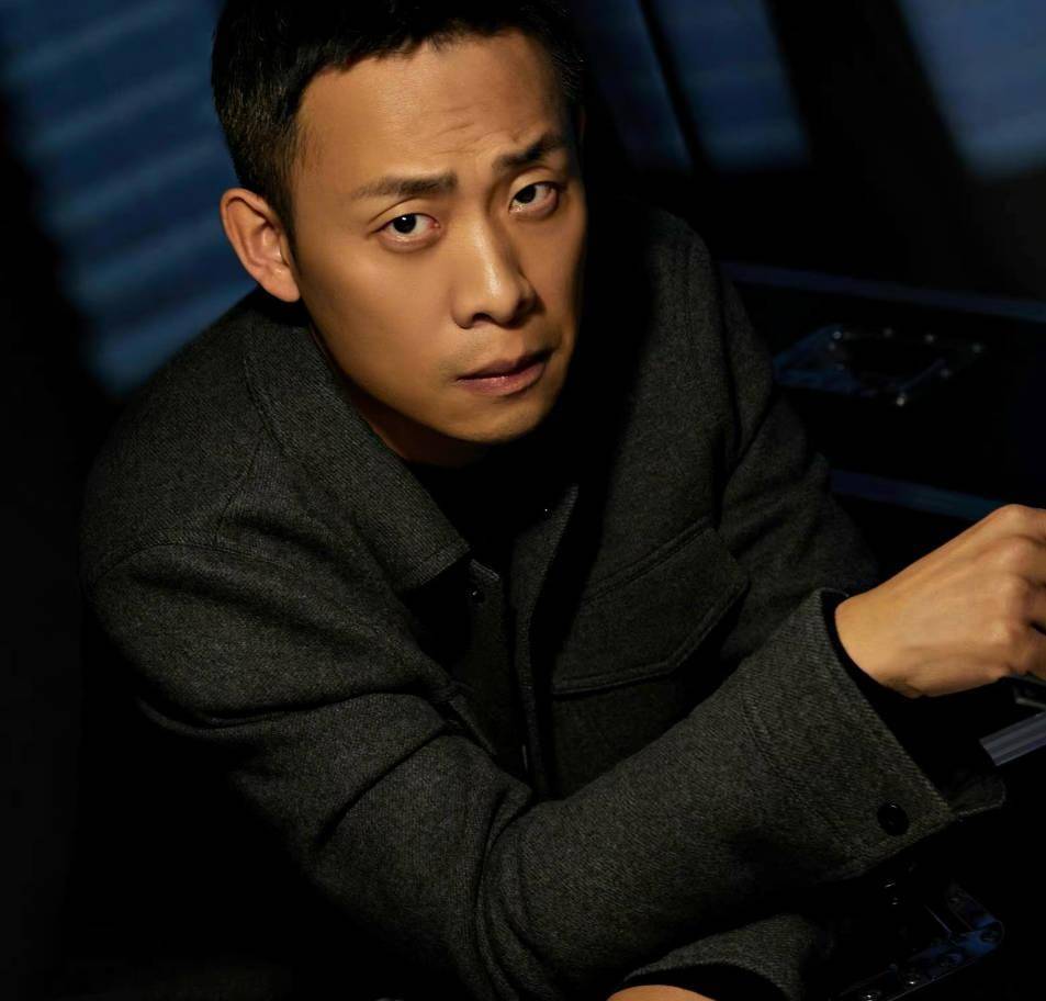 娶二婚央视主持,丁克17年,张译已经走上了影帝的另一条大道!