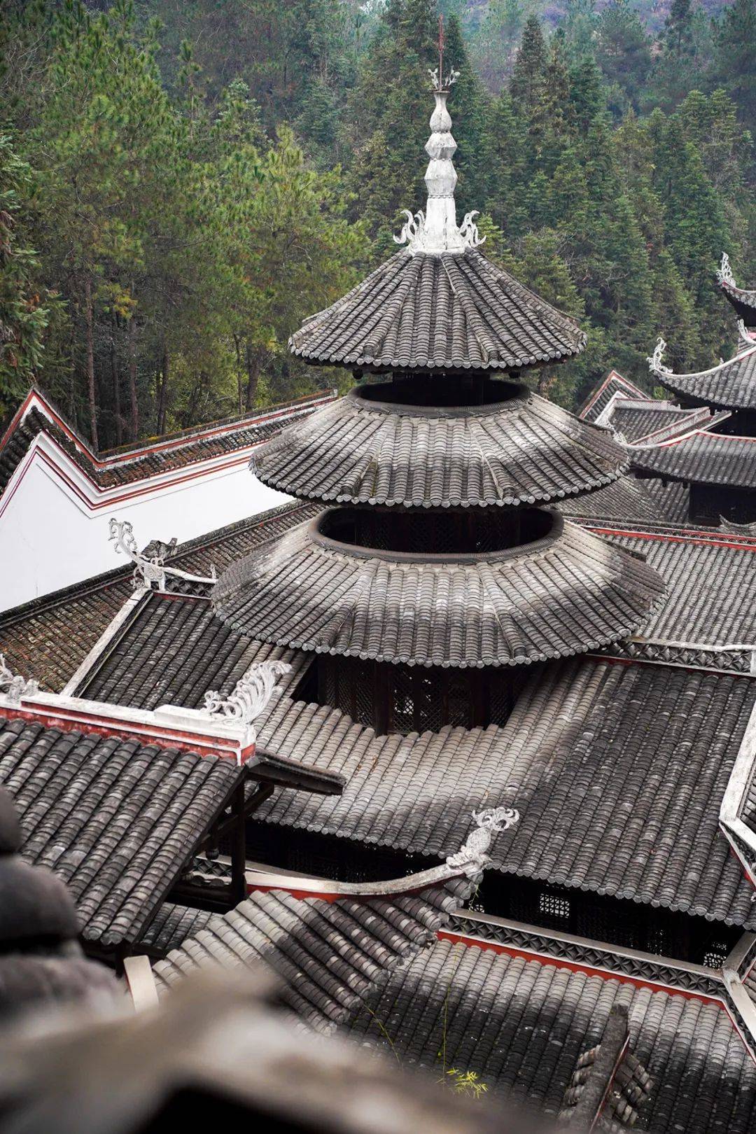 水神看中土家族小伙,却被小伙一剑刺死,恩施有座有故事的土司城_廪君