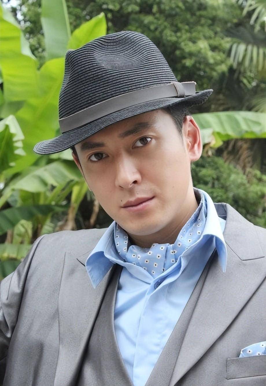只因长相太帅,从工地搬砖到改行演戏_韩栋_父母_小时候