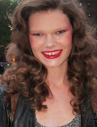 全球4大最"丑"超模,中国仅一人上榜,网友:看起来好面熟啊_凯莉米特